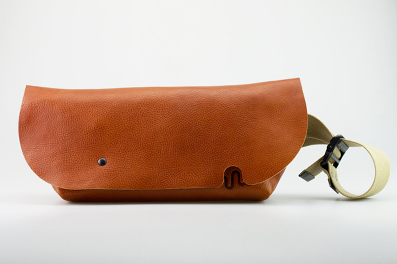 MESSENGER BAG (S)/COGNAC