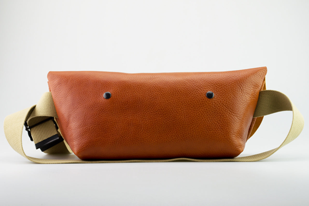 MESSENGER BAG (S)/COGNAC