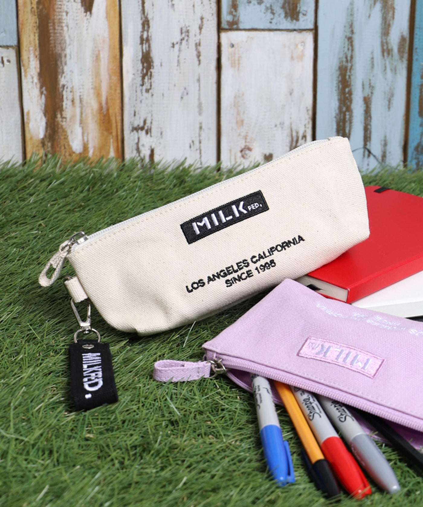 【LIFE STYLE】EMBROIDERED BAR PENCIL CASE MILKFED.