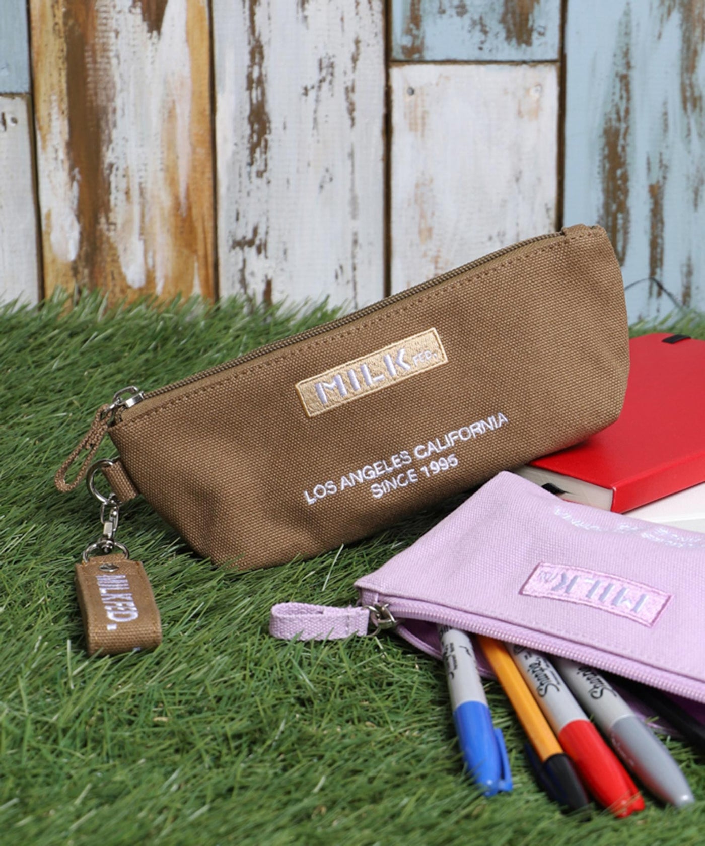 【LIFE STYLE】EMBROIDERED BAR PENCIL CASE MILKFED.