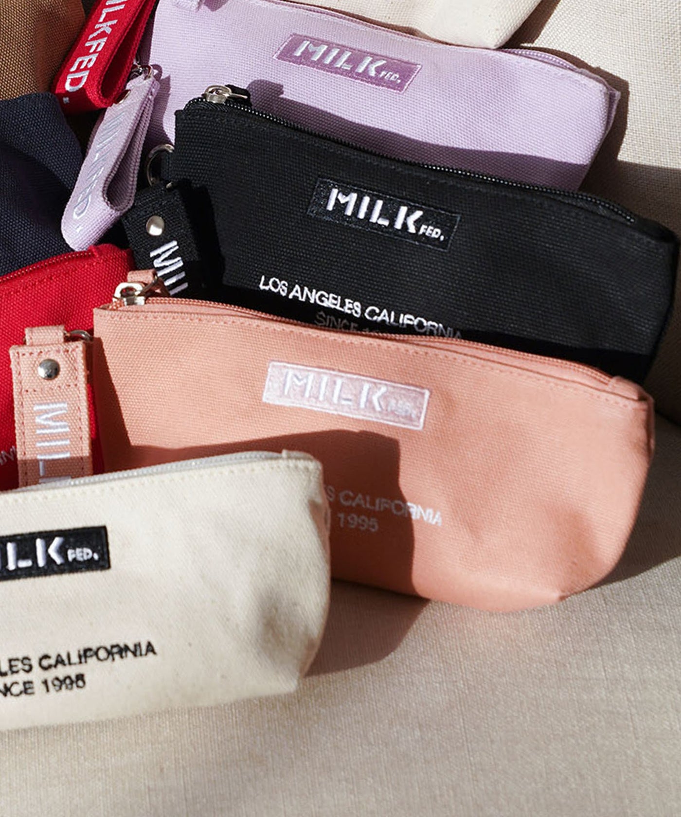 【LIFE STYLE】EMBROIDERED BAR PENCIL CASE MILKFED.